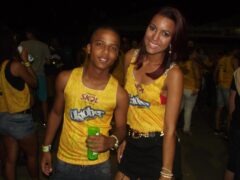 Oktober 10 Anos